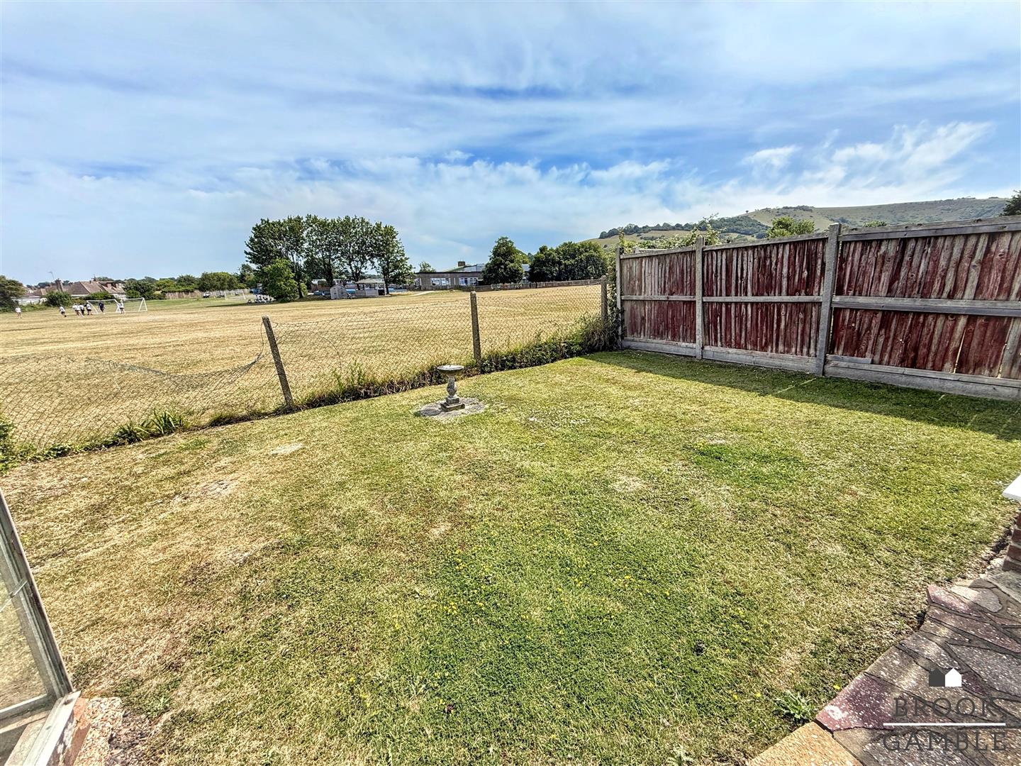 2 Bedroom Bungalow. Broadview Close in Eastbourne,  13